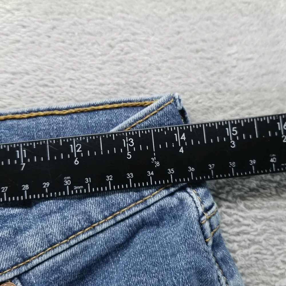 Levis before purchasing